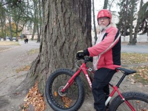 fatbikeretkellä Aleksanterinkirkon puistossa