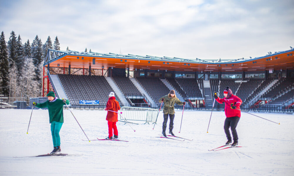 Hiihtoharjoitukset Kaupin stadionilla