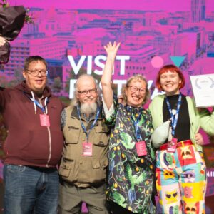 Hitin yrittäjäperhe juhlimassa Visit Award voittoa